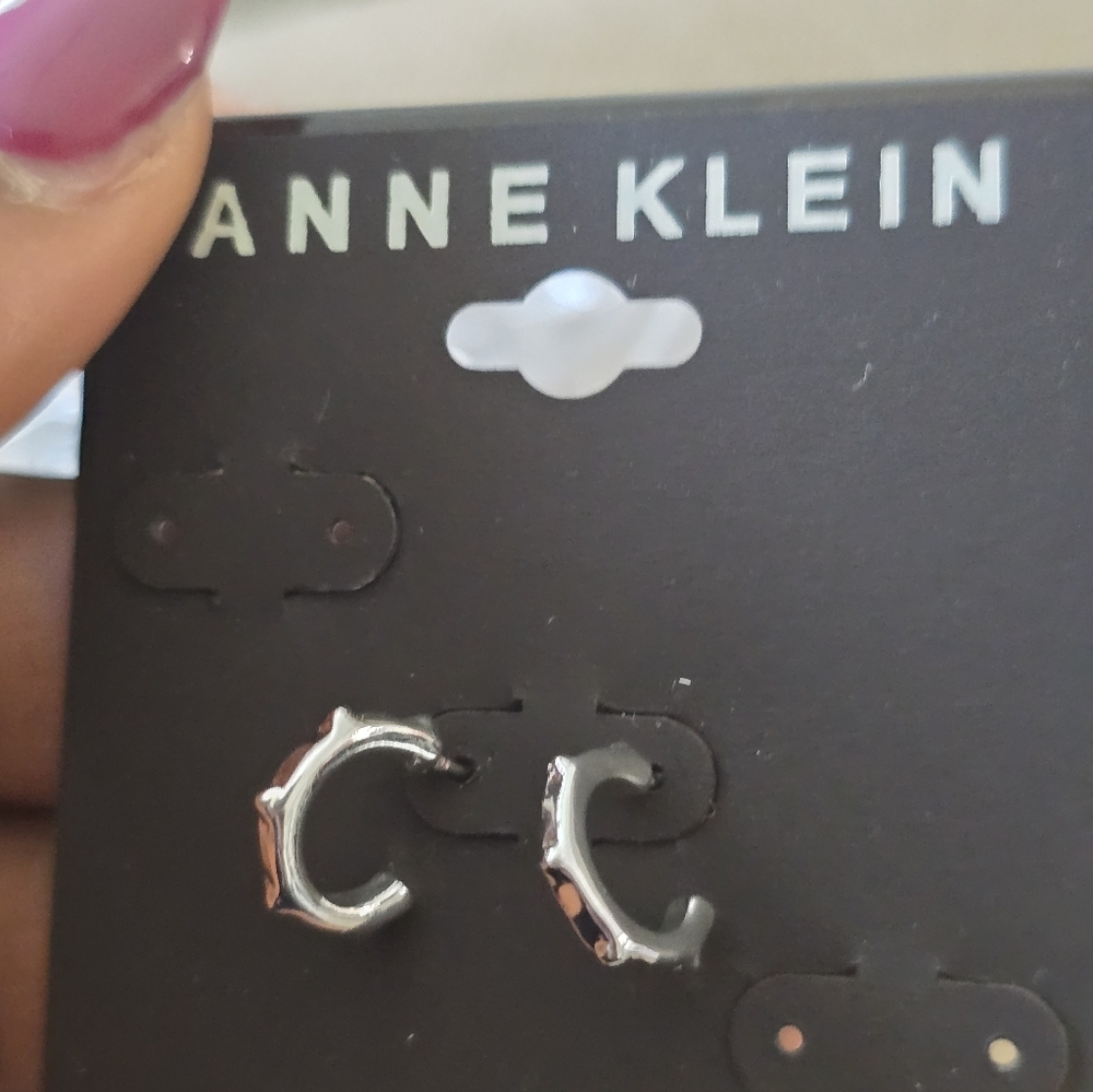 Anne Klein Silver-Tone Textured Hoop Earrings Small New - Picture 4 of 8